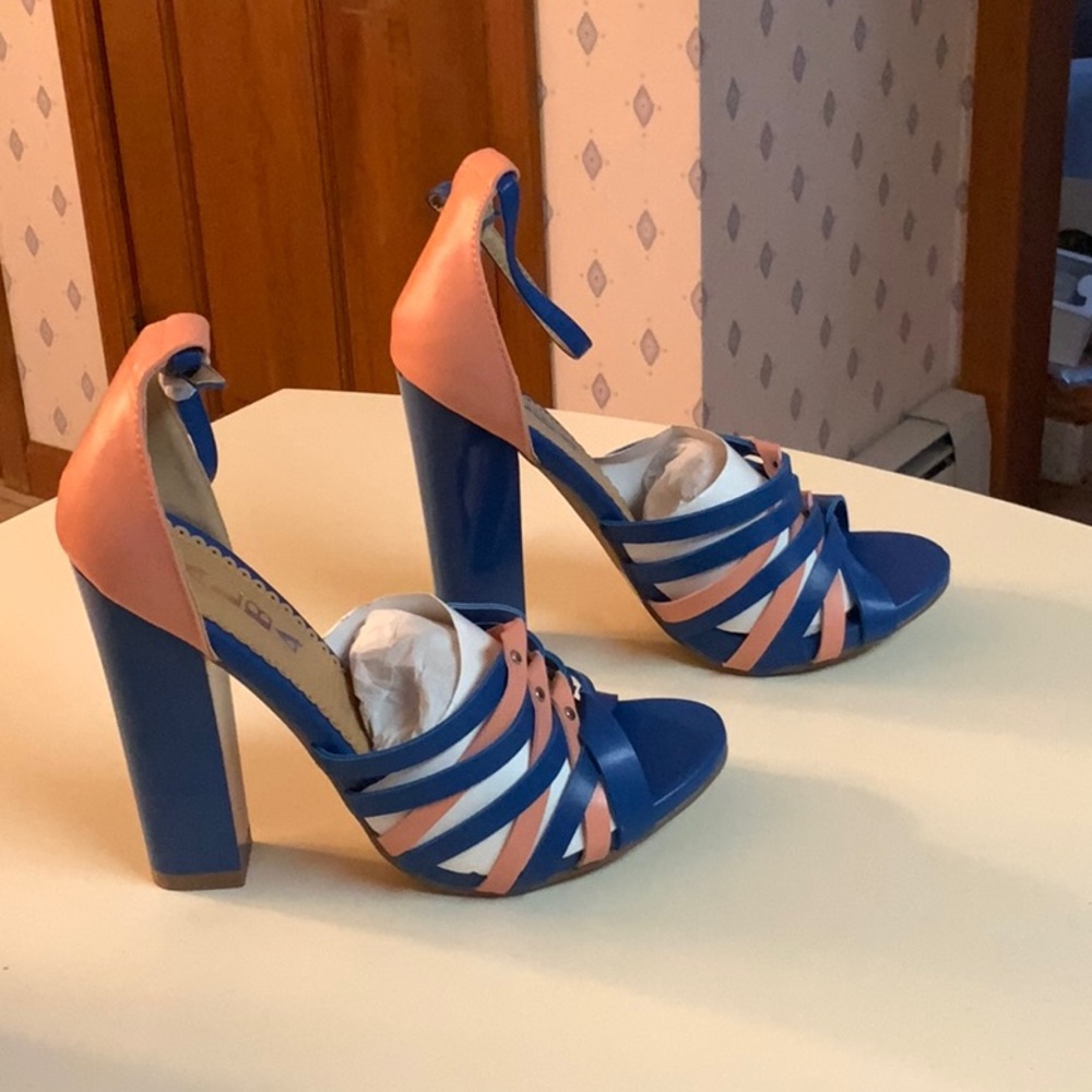 Alba Heels - Picture 2 of 6